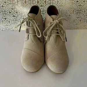 Toms Wedge cream Suede Booties. Women’s Size 9.5. Gently used.